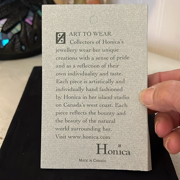 NWT Honica hand fashioned dangle earrings made in Canada - Picture 3 of 6